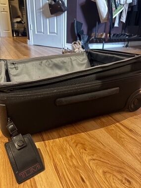 TUMI Carry-On Luggage – Black (Premium Quality, Good Condition)